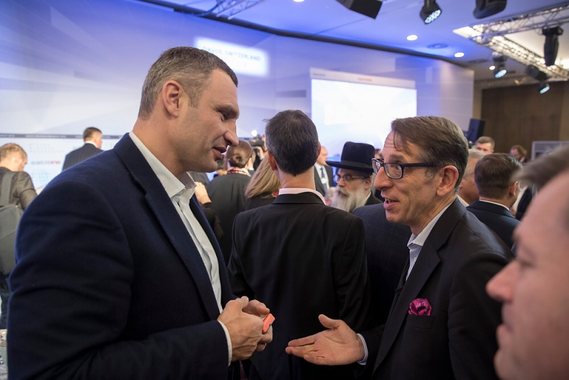 Братам Кличко в Давосі вручили Спеціальну нагороду