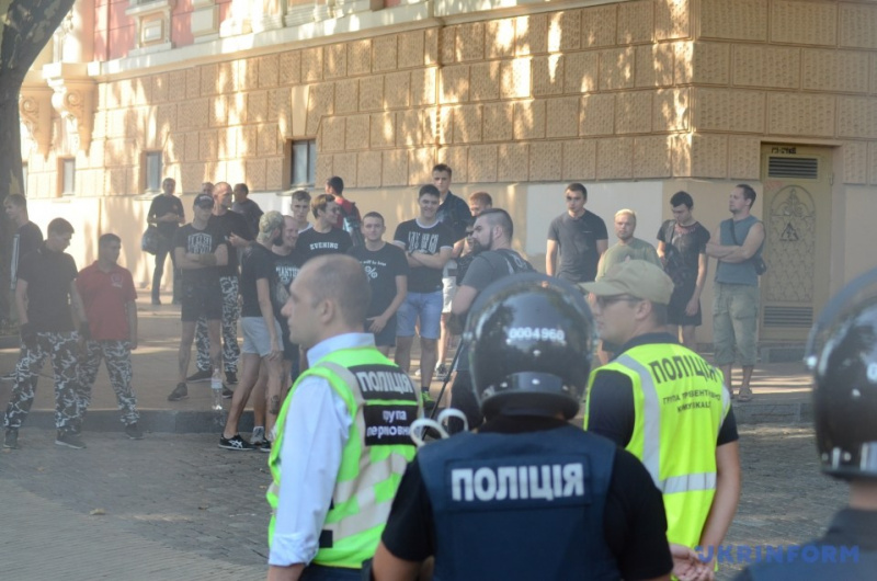 "Марш равенства" в Одессе: для создания порядка привлекли 800 правоохранителей (видео)