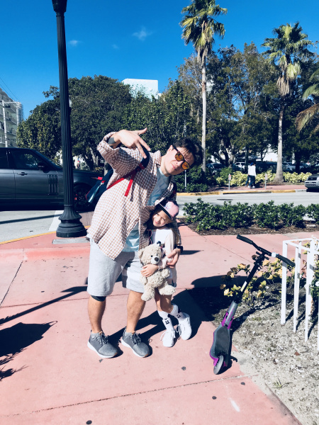 &quot;Ел крокодилов и кормил акул&quot;: как известный украинский ведущий путешествовал по Америке