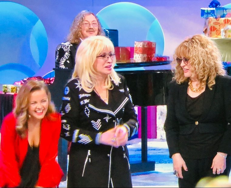 "Редкий кадр": "Примадонна" и "Императрица" зажгли на творческом вечере Николаева