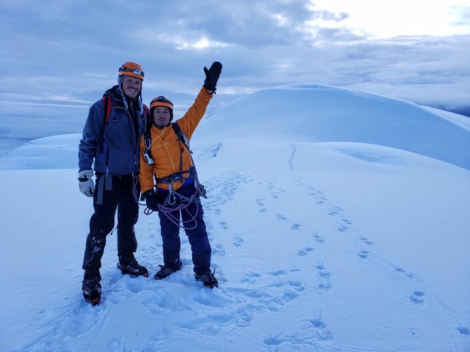 Покорил вулкан: героическое восхождение одесского путешественника (фото)