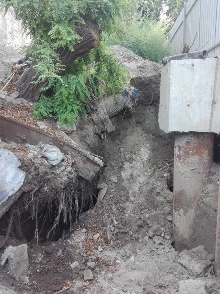 Монстры Андреевского спуска: как незаконная стройка в историческом центре Киева разрушает памятники архитектуры