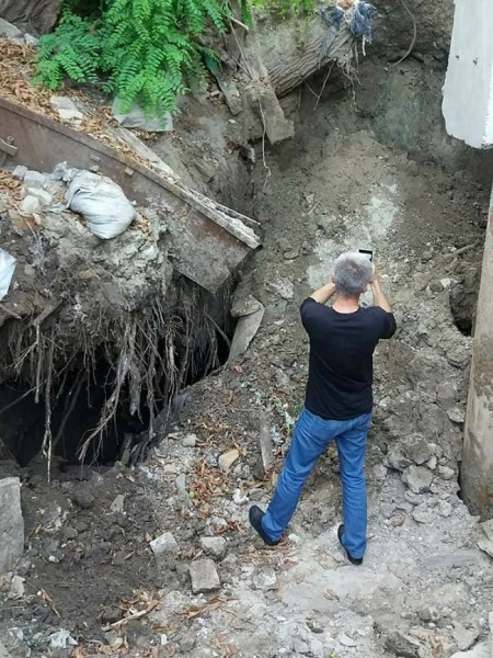 Монстры Андреевского спуска: как незаконная стройка в историческом центре Киева разрушает памятники архитектуры