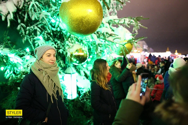 Открытие елки в Киеве: появились впечатляющие фото новогодней красавицы (фоторепортаж)