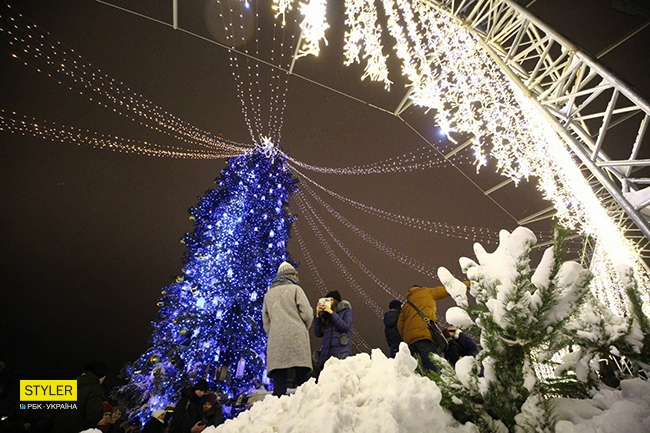 Открытие елки в Киеве: появились впечатляющие фото новогодней красавицы (фоторепортаж)
