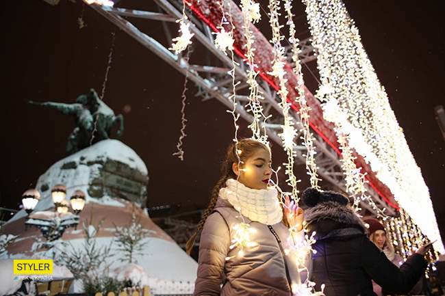 Открытие елки в Киеве: появились впечатляющие фото новогодней красавицы (фоторепортаж)