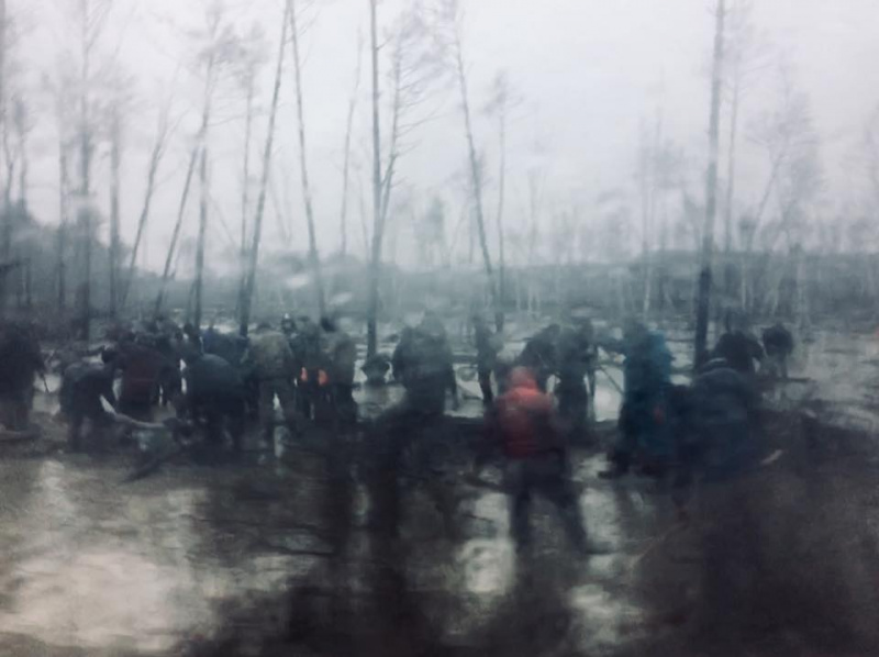 "Копают даже в январе": журналист рассказал всю правду о "борьбе" с незаконной добычей янтаря