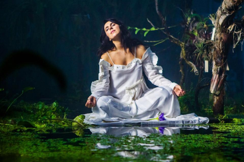 Вагітна Джамала знялася в чуттєвій фотосесії