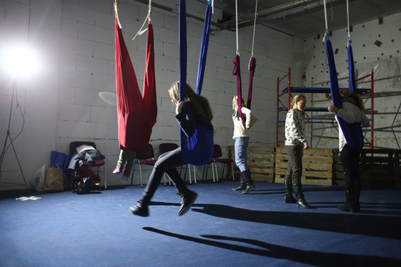 Ходьба по канатам, битье тарелок и другие активности: как в Киеве прошел "Антистресс Фест" (фоторепортаж)