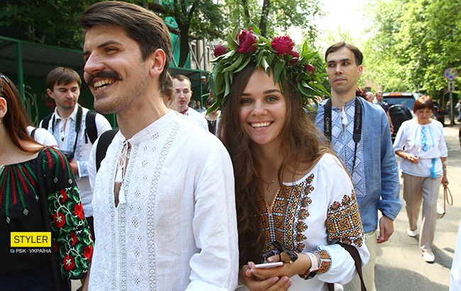 В Киеве прошел юбилейный мегамарш вышиванок: яркие фото
