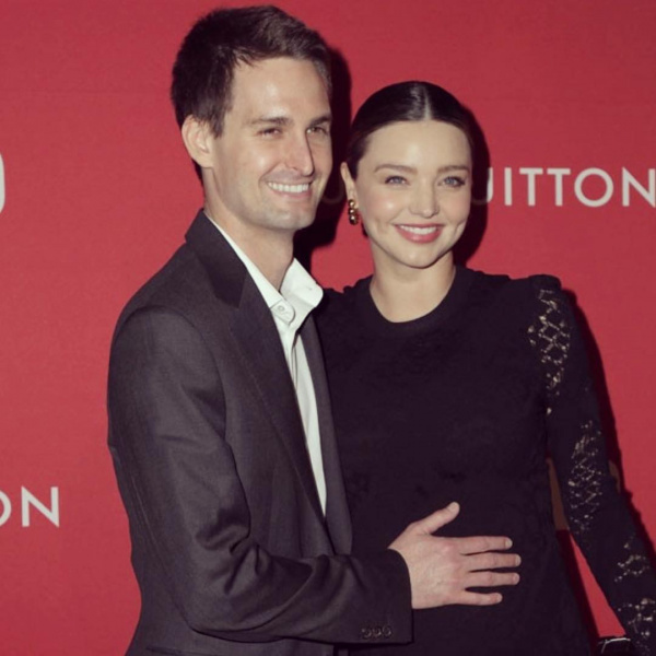 Знаменитая модель Victoria’s Secret во второй раз стала мамой