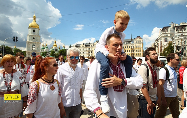 В Киеве прошел юбилейный мегамарш вышиванок: яркие фото
