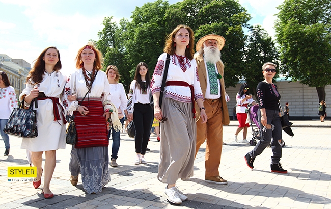 В Киеве прошел юбилейный мегамарш вышиванок: яркие фото