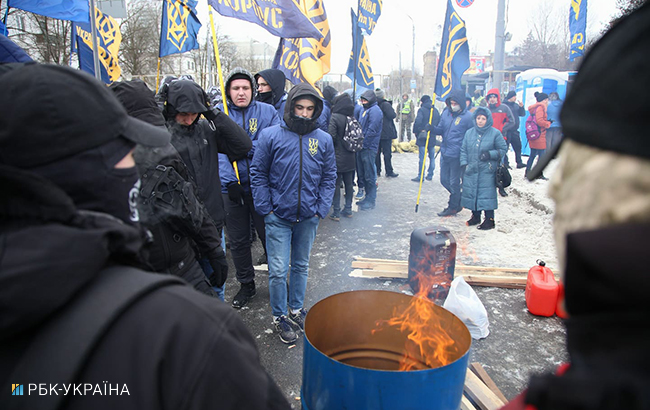 Как в Киеве активисты протестовали против выборов президента в РФ: яркий фоторепортаж