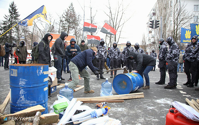 Как в Киеве активисты протестовали против выборов президента в РФ: яркий фоторепортаж
