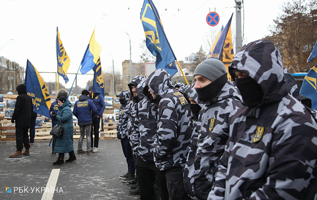 Как в Киеве активисты протестовали против выборов президента в РФ: яркий фоторепортаж