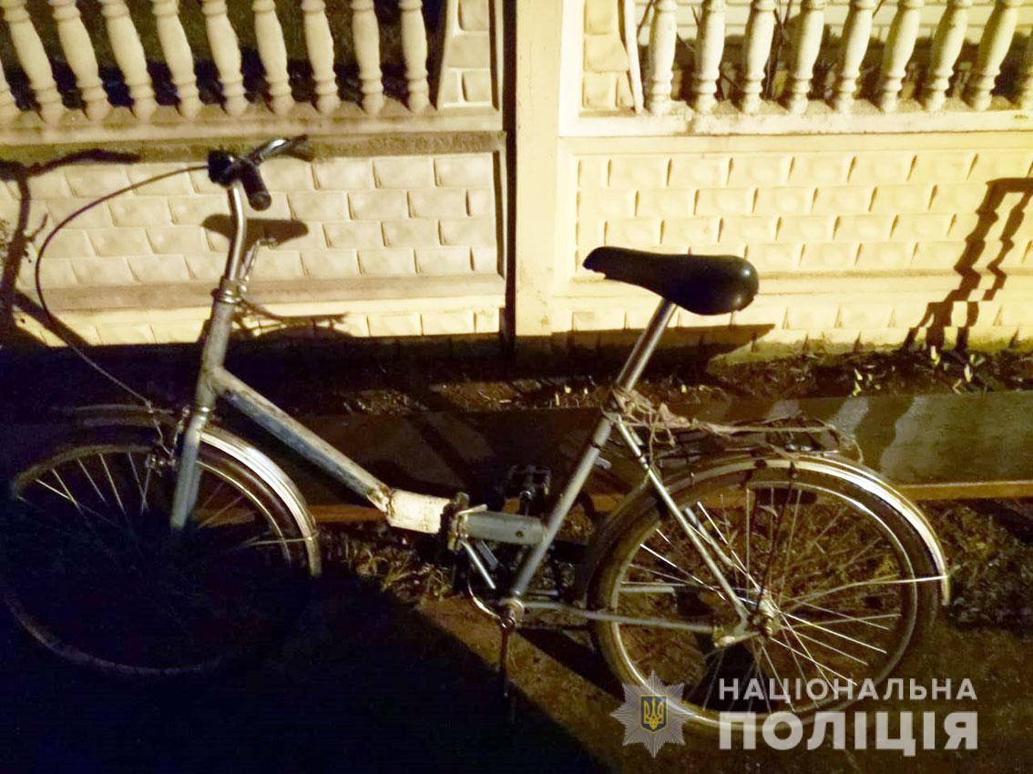 Під Черніговом 80-річний дідусь викрав "Лексус" біля сільради: підняв на вуха всю поліцію