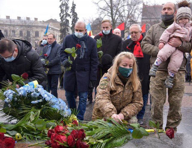 У містах України яскраво та незвично відзначили день народження Бандери: як це було