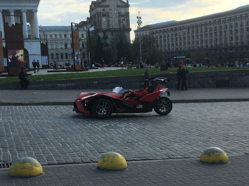 Вздовж Алеї Небесної Сотні в Києві влаштували "ралі-шоу" (фото)
