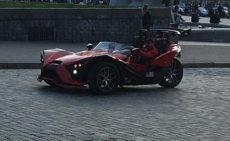 Вздовж Алеї Небесної Сотні в Києві влаштували "ралі-шоу" (фото)