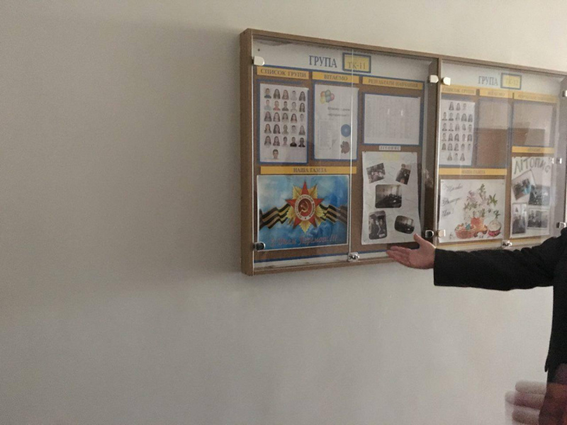 У Луцьку коледж "прикрасили" георгіївськими стрічками (фото)