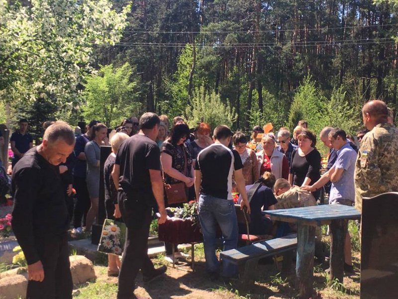 Під Сумами попрощалися із загиблим на Донбасі 27-річним бійцем (фото)