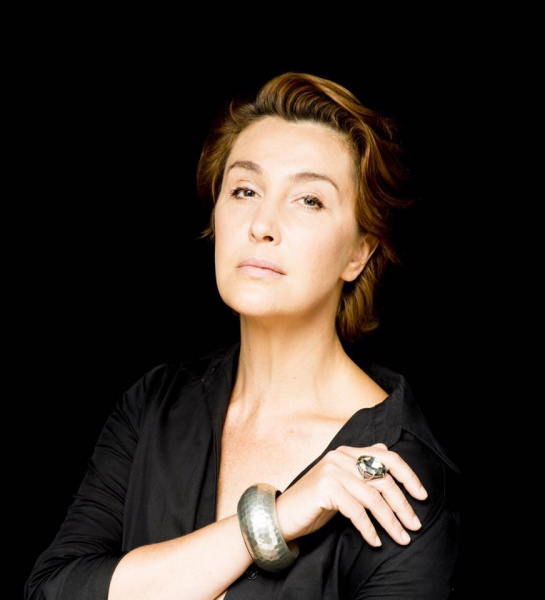 "Мать драконов": популярная украинская телеведущая примерила новый образ