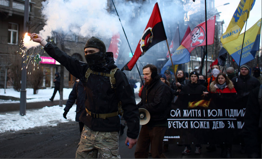 Яскравий фоторепортаж зі вшанування Дня пам'яті Героїв Крут в Києві