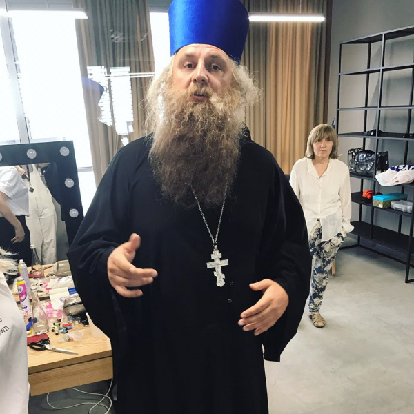 Борода,  седые волосы и крест: Потап удивил поклонников перевоплощением (фото)