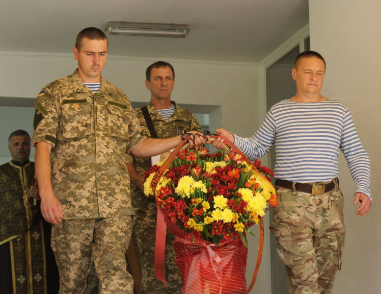 В Івано-Франківську попрощалися з українським бійцем (фото, відео)