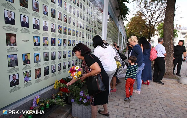 У Києві пройшла акція пам'яті жертв катастрофи літака ІЛ-76 (фоторепортаж)