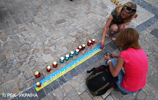 У Києві пройшла акція пам'яті жертв катастрофи літака ІЛ-76 (фоторепортаж)