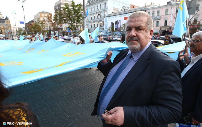 День кримськотатарського прапору: як пройшла щорічна хода (фоторепортаж)