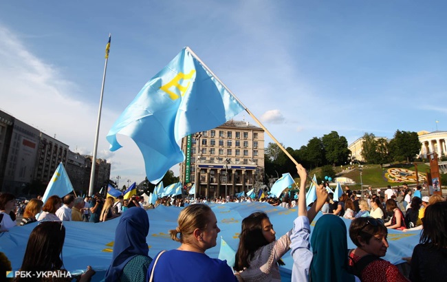 День кримськотатарського прапору: як пройшла щорічна хода (фоторепортаж)