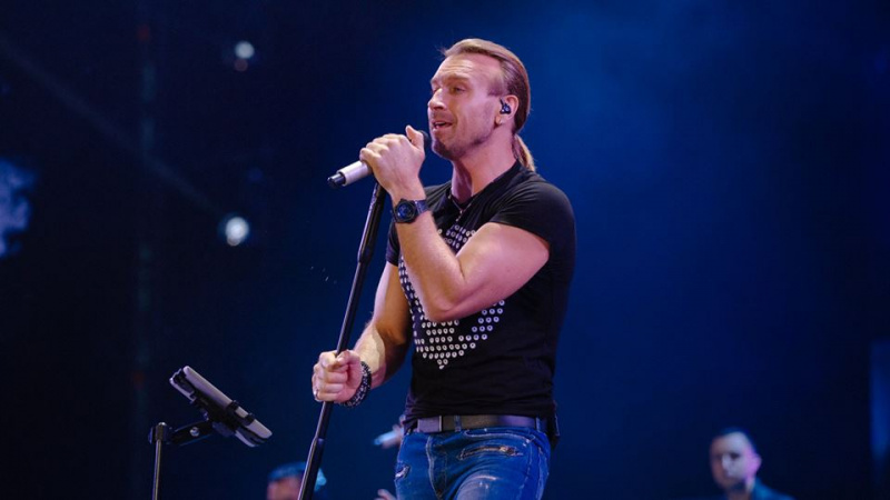 Олег Винник на Atlas Weekend: &quot;вовчиці&quot; в захваті (фото, відео)