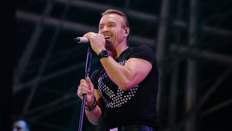 Олег Винник на Atlas Weekend: &quot;вовчиці&quot; в захваті (фото, відео)