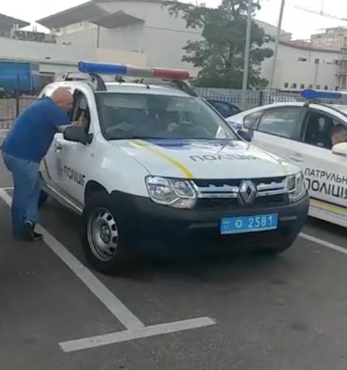 У Києві "на волі" помітили догхантера Святогора (фото, відео)