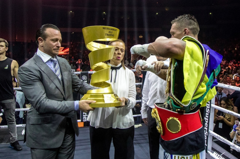 "Він повинен бити повітря": що радив Ломаченко Усику в поєдинку з Гассієвим (відео)