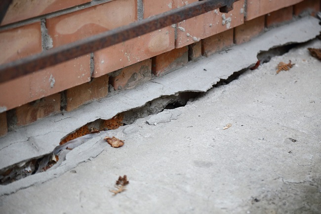 Монстры Андреевского спуска: как незаконная стройка в историческом центре Киева разрушает памятники архитектуры