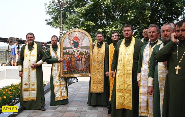 Крестный ход УПЦ КП в Киеве: яркий фоторепортаж с мероприятия
