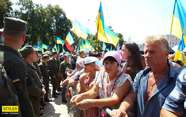 Крестный ход УПЦ КП в Киеве: яркий фоторепортаж с мероприятия