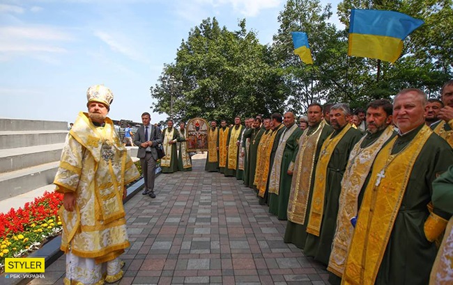 Крестный ход УПЦ КП в Киеве: яркий фоторепортаж с мероприятия