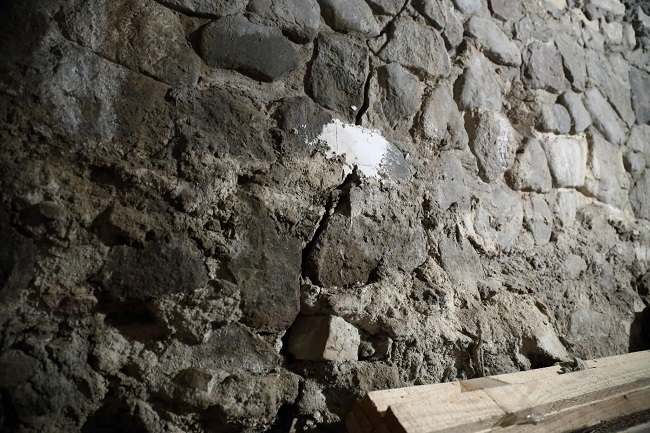 Монстры Андреевского спуска: как незаконная стройка в историческом центре Киева разрушает памятники архитектуры