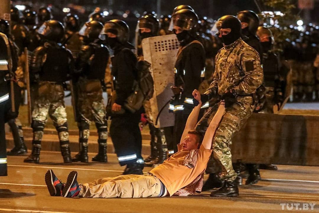 З'явилися фото з Білорусі, які змушують плакати і пишатися за людей
