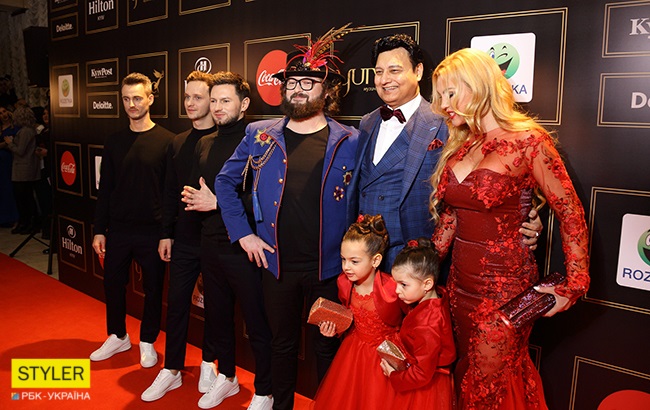 YUNA 2018: фоторепортаж с красной дорожки музыкальной премии