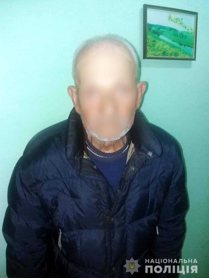 Під Черніговом 80-річний дідусь викрав "Лексус" біля сільради: підняв на вуха всю поліцію