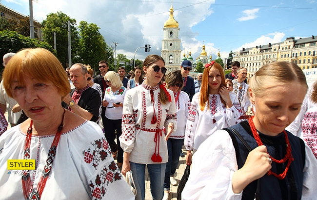 В Киеве прошел юбилейный мегамарш вышиванок: яркие фото