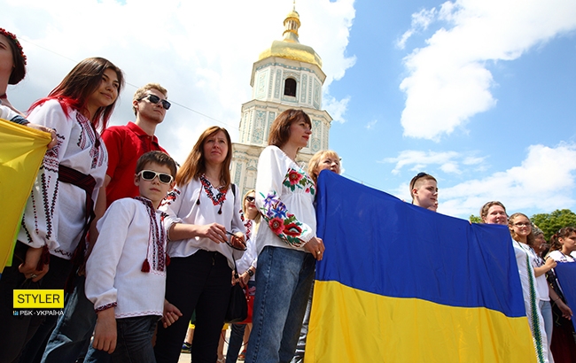 В Киеве прошел юбилейный мегамарш вышиванок: яркие фото