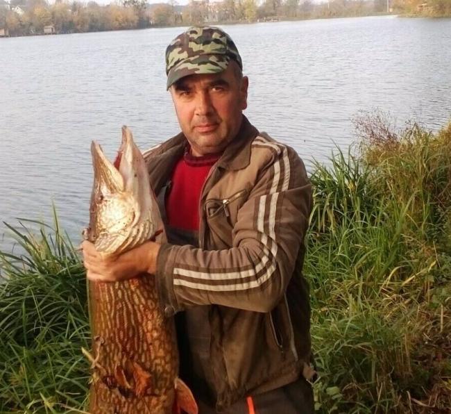 Українець упіймав гігантську щуку: фото "монстра"