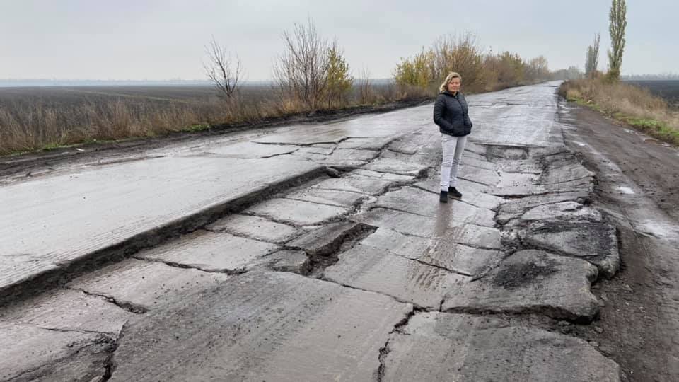 Плити ворушаться ніби живі: українців шокувала траса міжнародного значення